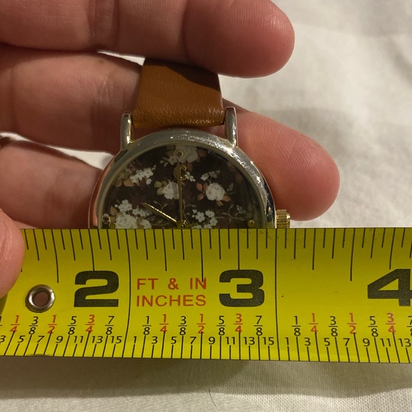 Stainless Steal Floral Watch - Picture 8 of 9